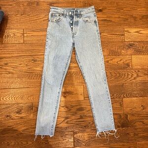 Light wash Levi’s 501’s